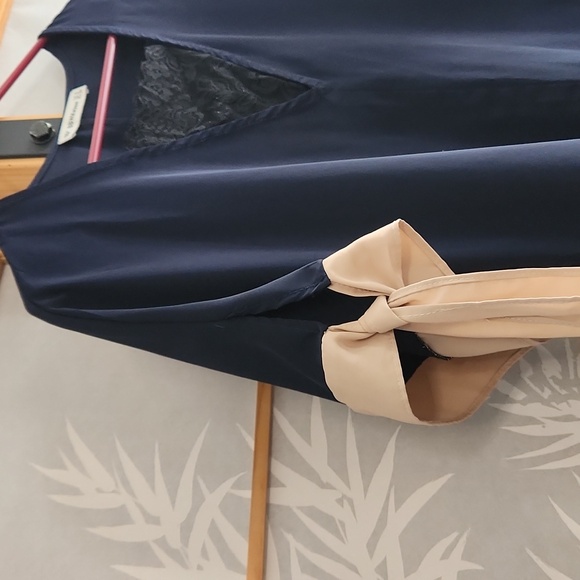 Dress - Picture 2 of 8